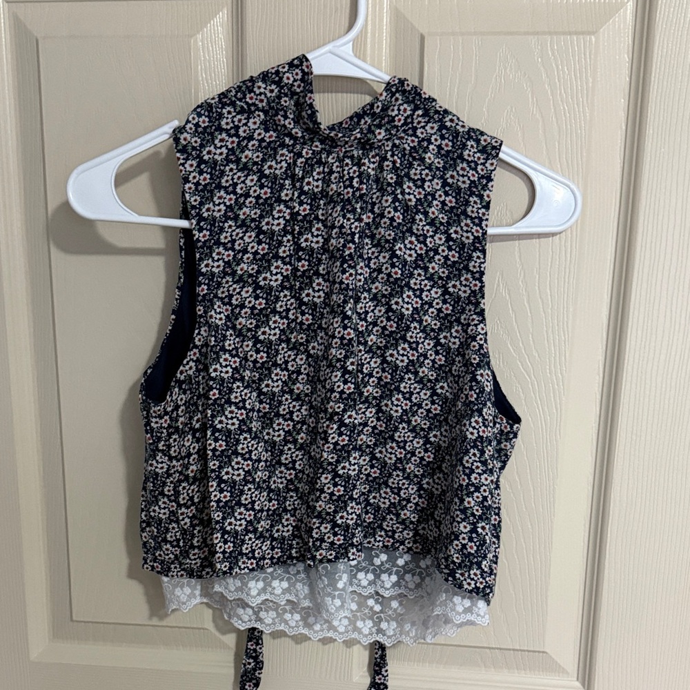 Forever 21 Navy Floral Sleeveless Lace Cropped Blouse with Choker Style Neck Tie